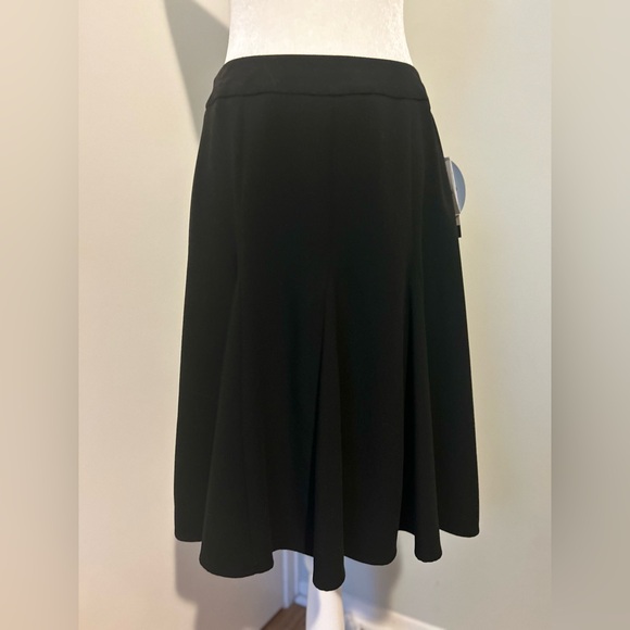 Emma James Woman’s Petite Stretch Black Flare Skirt,Size 6P - Picture 7 of 9